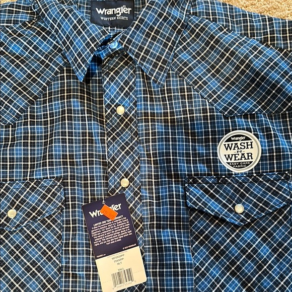 NWT Wrangler Tall Men's Black and Blue Checkered Pearl Snap Long Sleeve Shirt - Picture 2 of 5